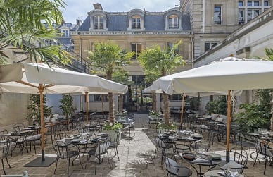 مطاعم متنزه مونسو في باريس فرنسا