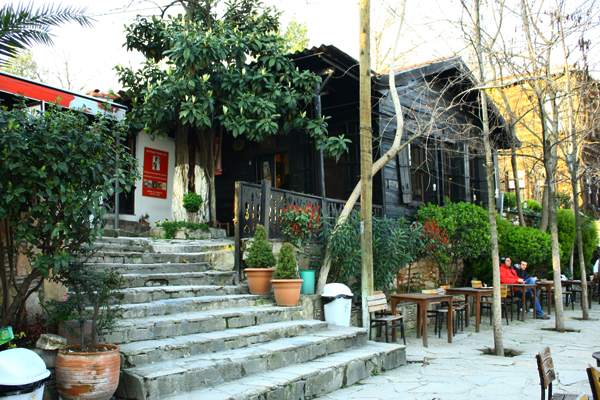 مقهى بيرلوتي تركيا