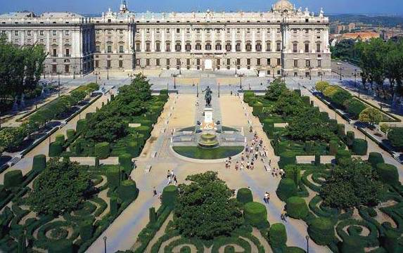 مشهد جوي لبلازا دي أورينت في مدريد إسبانيا