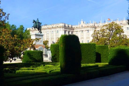 حدائق كابو نافال بالقرب من بلازا دي أورينت في مدريد إسبانيا