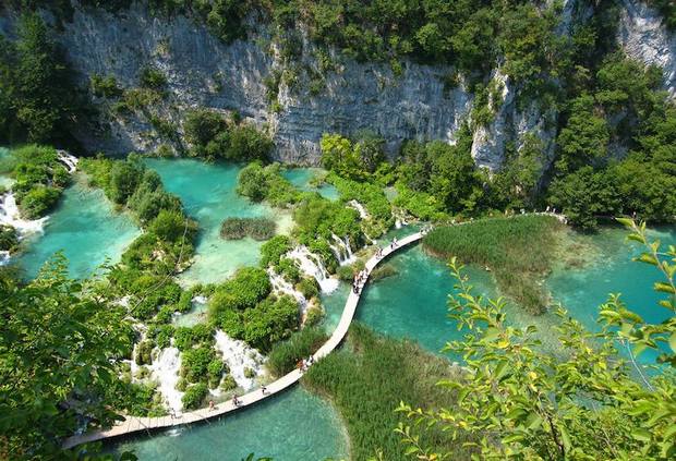 بحيرات بليتفيتش في كرواتيا