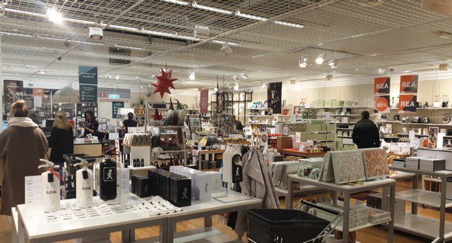 مركز تسوق كواليتي اوتليت في ستوكهولم