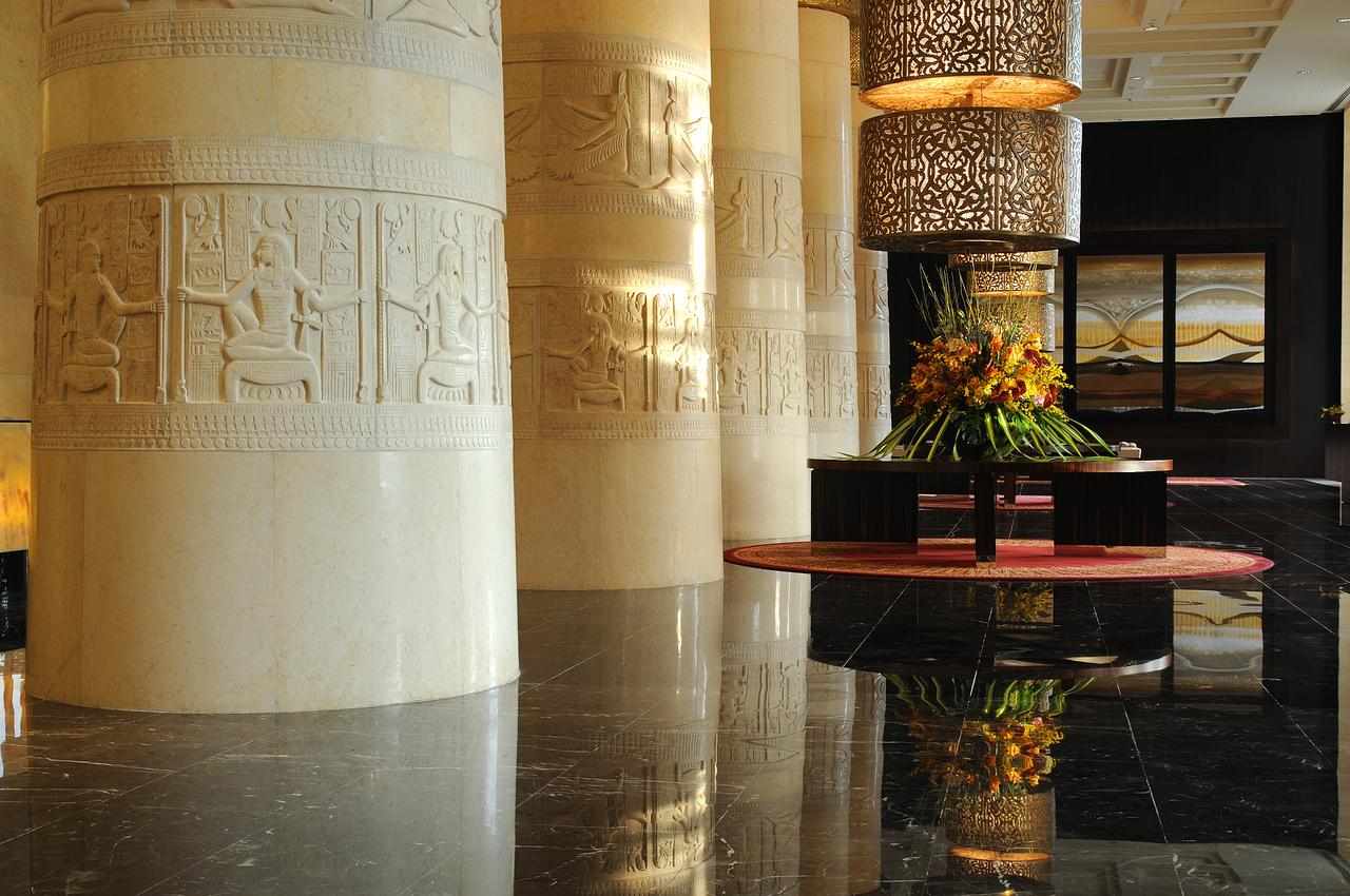 فندق رافلز في مدينة دبي من أفضل الفنادق في دبي الامارات