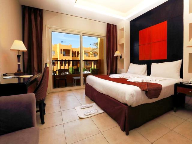 غرف إقامة مريحة بتصميمات عصرية و جذابة في فندق ريحانة ريزورت شرم الشيخ 4 نجوم