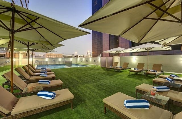 فندق رويال كونتيننتال في دبي