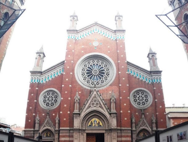 مبنى كنيسة سانت انطونيو اسطنبول