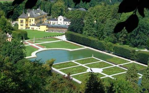 قصر هيلبرون من أفضل الاماكن السياحية في سالزبورغ النمسا