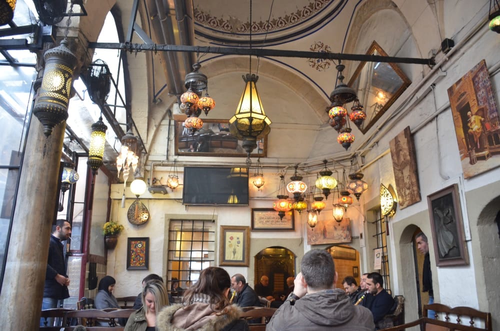 Shisha cafes in Istanbul 2 1 - أفضل 7 من مقاهي الشيشة في اسطنبول