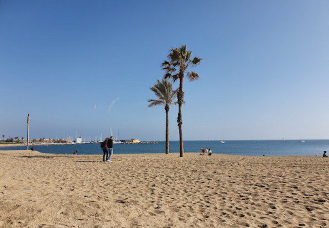 شاطئ سوموروسترو برشلونة