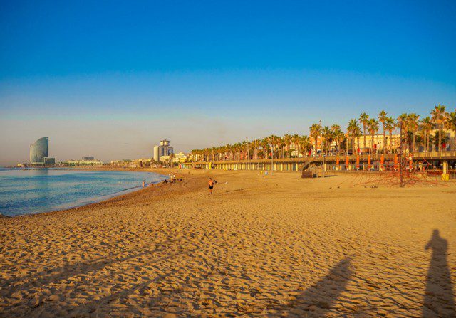 شاطئ سوموروسترو برشلونة