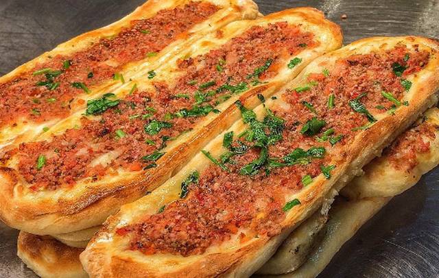 تضم هذه الصورة على سمة alt فارغة; اسم الملف هو Sultan-Ayoub-Istanbul-Restaurant1.jpg