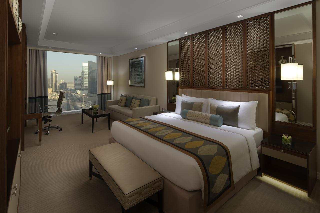 فندق التاج دبي من أفضل فنادق في دبي