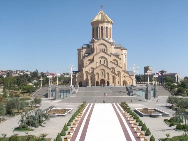 كاتدرائية الثالوث المقدس تبليسي جورجيا