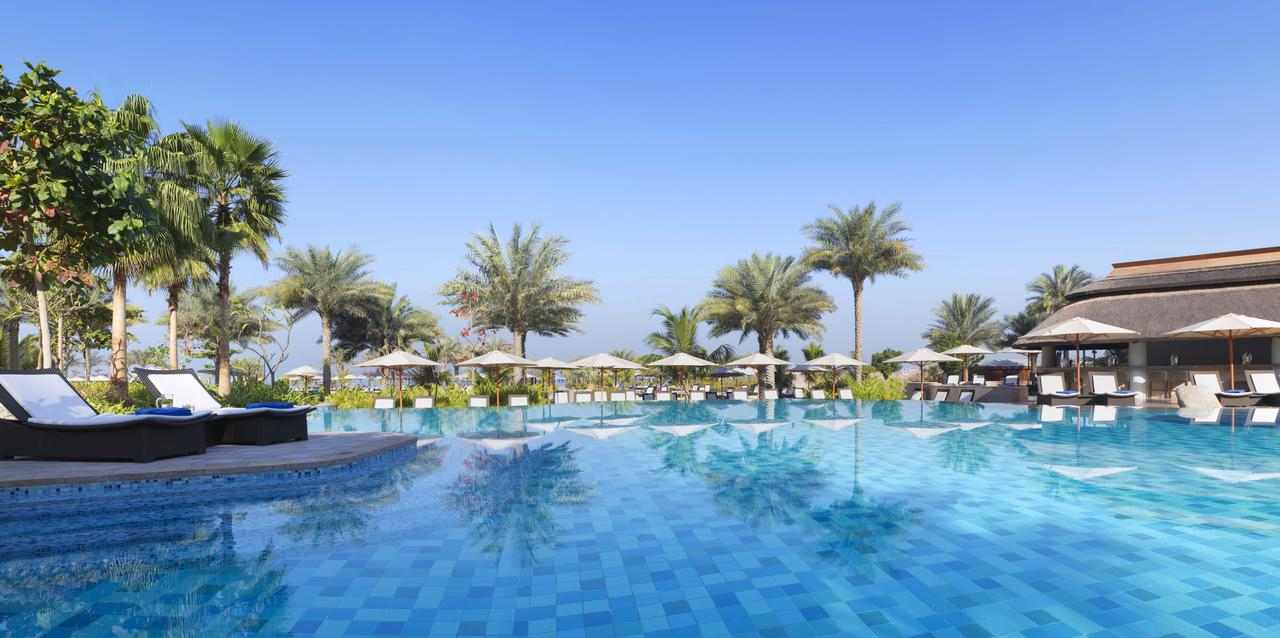 منتجع الريتز كارلتون دبي من أفضل منتجعات دبي ، فندق الردس كارلتون من أفضل فنادق دبي 5 نجوم