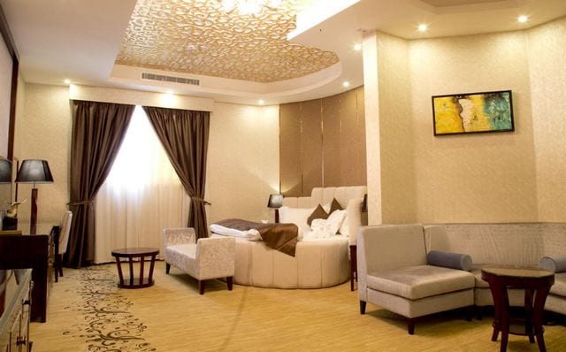 أفضل 10 فنادق يُمثل كلٍ منها أفضل الفنادق في الرياض من حيث الموقع وجودة الخدمات