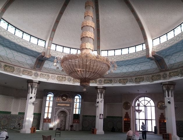 المسجد العائم في جدة من الأماكن السياحية المشهورة