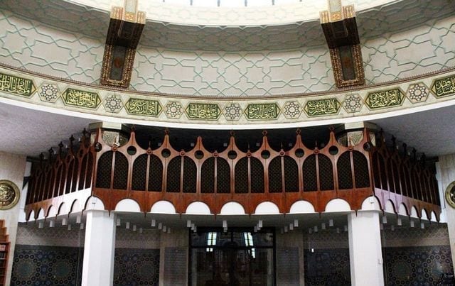 المسجد العائم في جدة من أشهر الأماكن السياحية