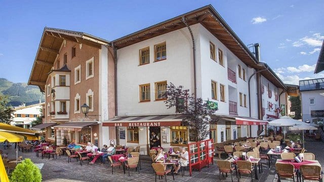 الحي القديم من أفضل الاماكن السياحية في زيلامسي النمسا