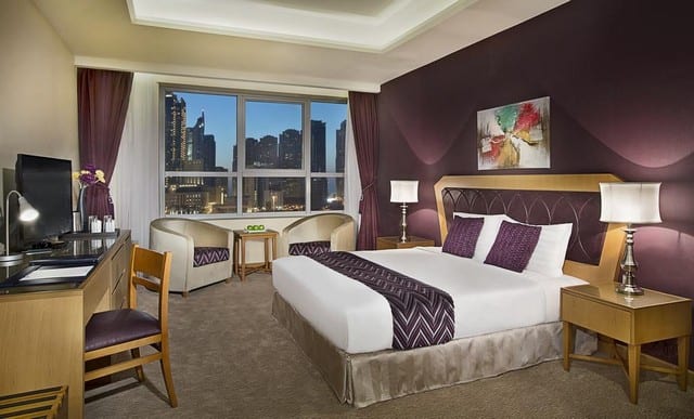 عندما يُذكر اسم فندق ارمادا بلو باي لابد أن تعلم أنه من أفخم فنادق دبي 4 نجوم شارع الشيخ زايد المشهور في جميع أرجاء دبي.