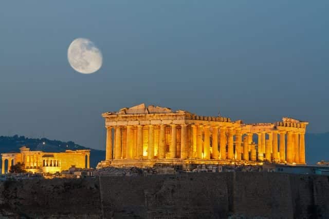 الاكروبوليس من أفضل اماكن اثينا سياحة