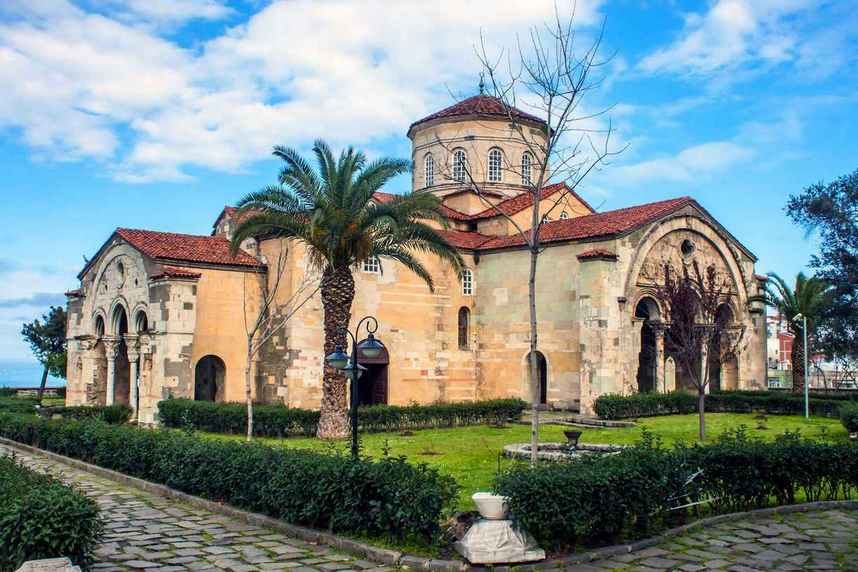 ayasofya muzesi trabzon 1 1 - أفضل 4 انشطة في متحف ايا صوفيا طرابزون تركيا