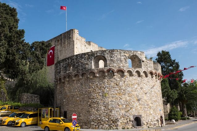 منطقة تشيشمي من اهم معالم السياحة في ازمير تركيا
