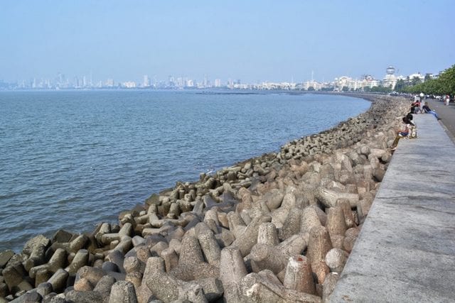 اكواريوم تارابوريوالا - شاطئ تشوباتي في مومباي