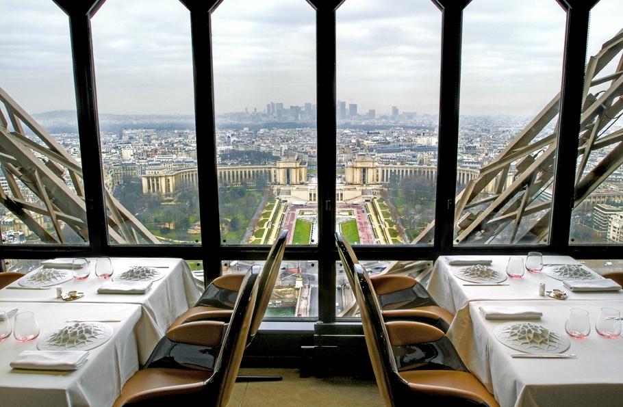 برج ايفل من اهم الاماكن السياحية في باريس - مطعم برج ايفل