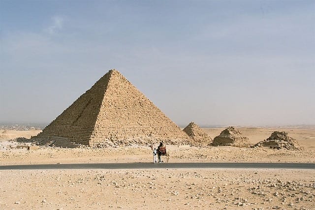 أهرامات الجيزة في القاهرة مصر - صور الاهرامات