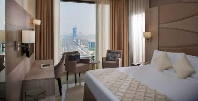 فندق جلوريا دبي من أرقى فنادق دبي 4 نجوم شارع الشيخ زايد حيث يتميّز بخدماته الرائعة.