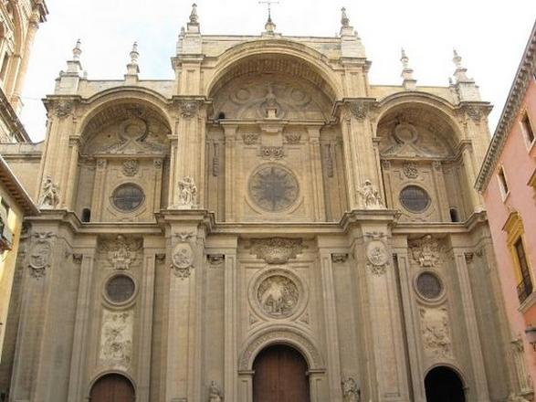 اجمل 4 انشطة في كاتدرائية غرناطة اسبانيا