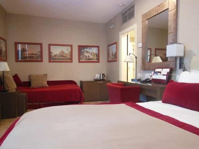 فندق داي بورغونيوني من فنادق سبانش ستيبس التي تُقدّم الخدمات العائلية.