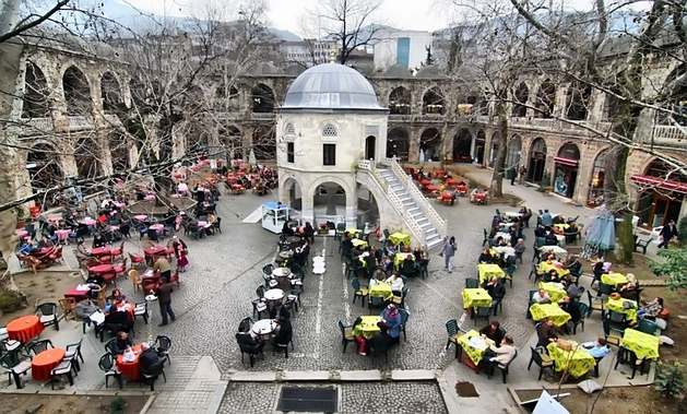 سوق كوزا خان او سوق الحرير احدى أفضل اماكن التسوق في بورصة تركيا