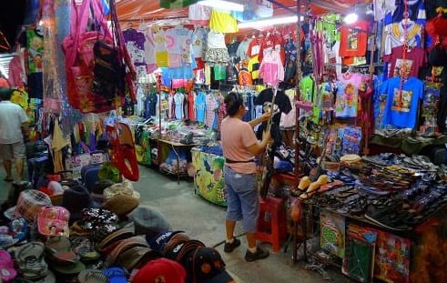 السوق الليلي في بينانج من أفضل اسواق بينانج
