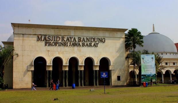  مسجد رايا باندونق الكبير اندونيسيا