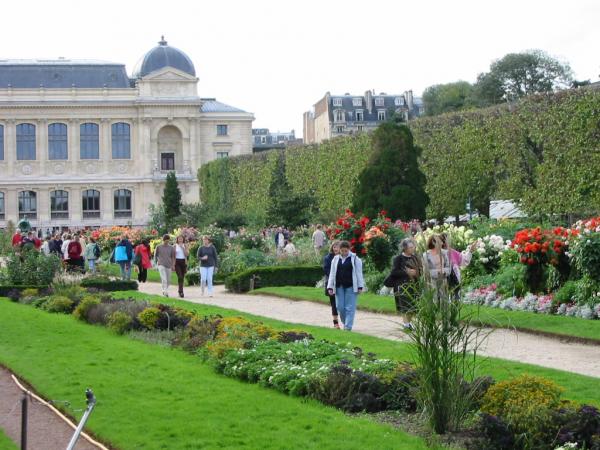 حديقة النباتات في باريس من اهم الحدائق في باريس