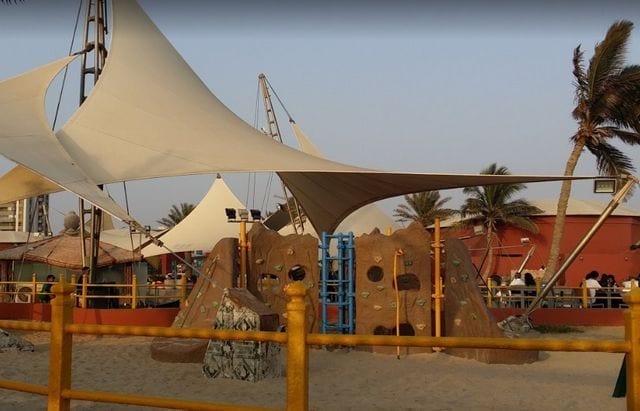 جزيرة الشراع في جدة من الأماكن السياحية المشهورة