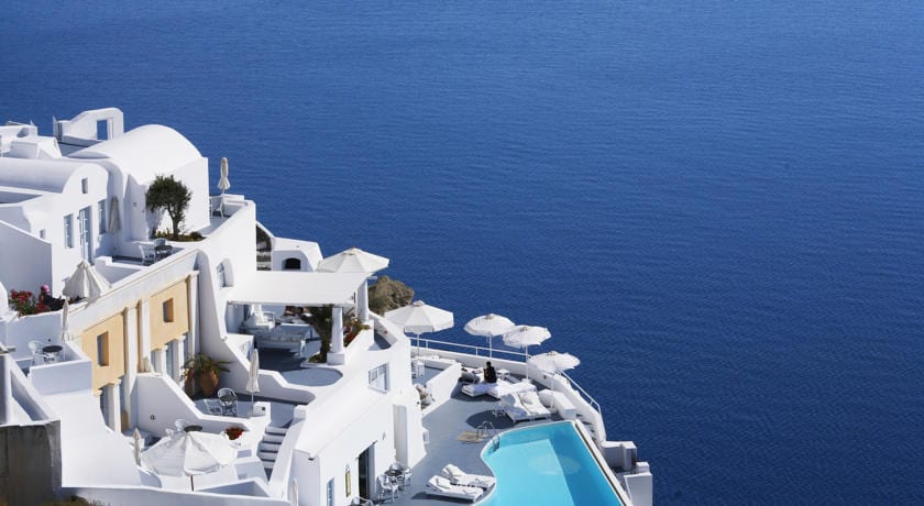 كل ما تريد معرفته عن أفضل فنادق جزيرة سانتوريني اليونان
