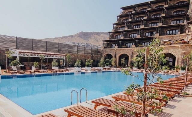 إطلالات رائعة تنفرد بها أفضل منتجعات في باكو
