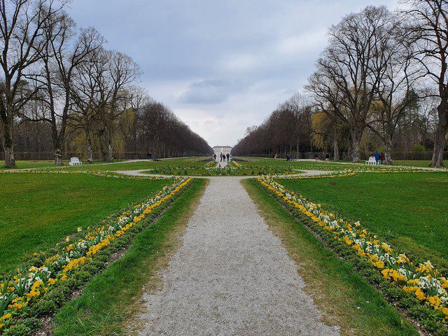 حديقة قصر شلايس هايم ميونخ
