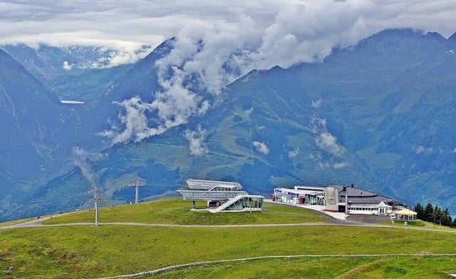 جبل شميتن هوه من أفضل الاماكن السياحية في زيلامسي النمسا