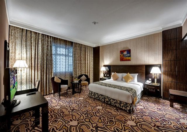 فندق قصر الشارقة نال مراجعات جيدة وهو واحد من فنادق الشارقة القريبة من دبي