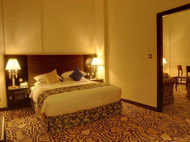فندق قصر الشارقة هو فندق مع مسبح خاص في الامارات يتميّز بأسعاره المُتوّسطة.