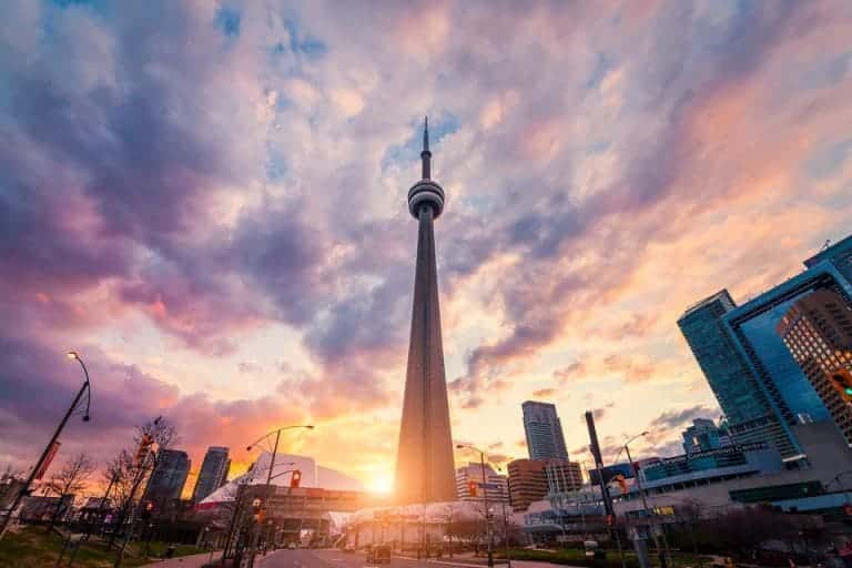 برج سي ان من أفضل الاماكن السياحية في  تورنتو