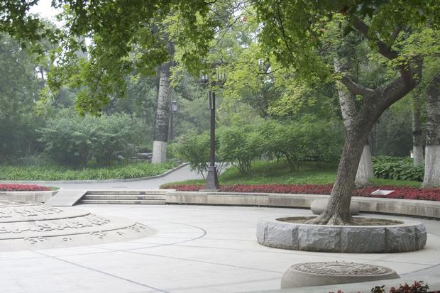 حديقة يويوان من أفضل الاماكن السياحية في شنغهاي الصين