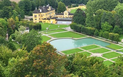 حديقة قصر هيلبرون سالزبورغ