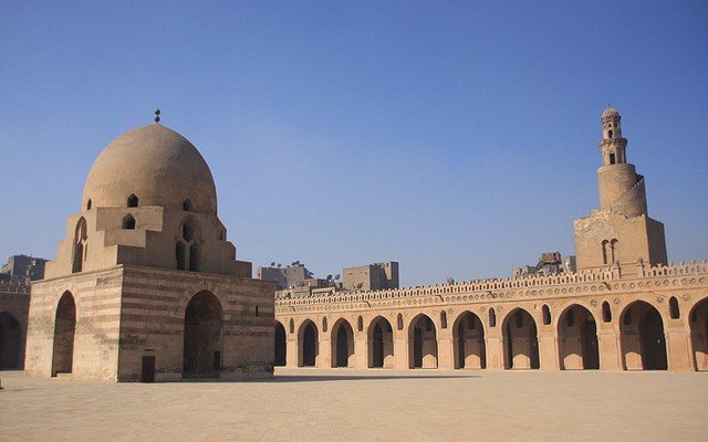 اماكن سياحية في القاهرة جامع ابن طولون من اهم معالم السياحة في القاهرة