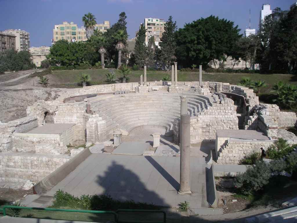 المسرح الروماني في مدينة الاسكندرية من اهم الاماكن السياحية في الاسكندرية مصر