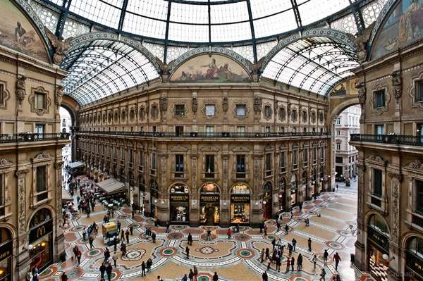 غاليريا فيتيوريا ايمانيويل من اهم مناطق التسوق في مدينة ميلان الايطالية - صور مدينة ميلان