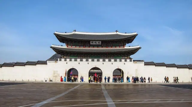 قصر جيونج بوك - اماكن سياحية في سيول كوريا